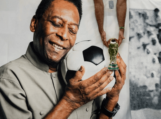 Pele một trong những huyền thoại bóng đá đẳng cấp mọi thời đại